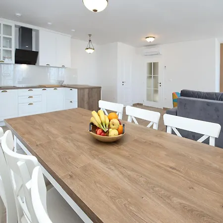 Bellevue By Interhome 別荘 マカルスカ