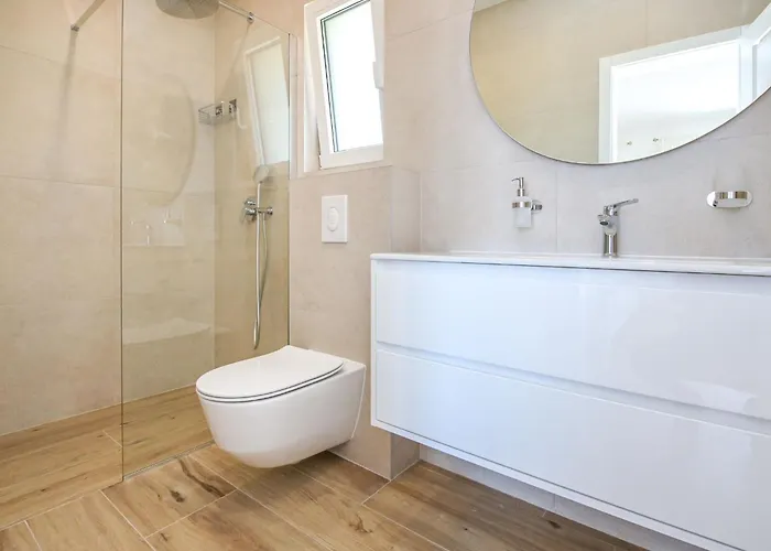 בית נופש Bellevue By Interhome מאקרסקה