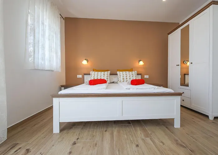 Bellevue By Interhome Makarska