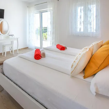 Bellevue By Interhome * Makarska