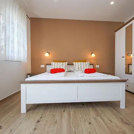 Bellevue By Interhome Makarska